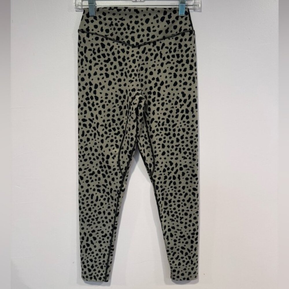 Grey and black cheetah leopard Balance Athletica leggings